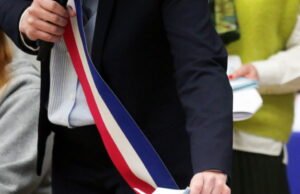 walikota sebuah desa diserang dengan kejam