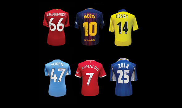 Gambar kaus sepak bola yang ditandatangani