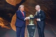 Donald Trump dan Gianni Infantino
