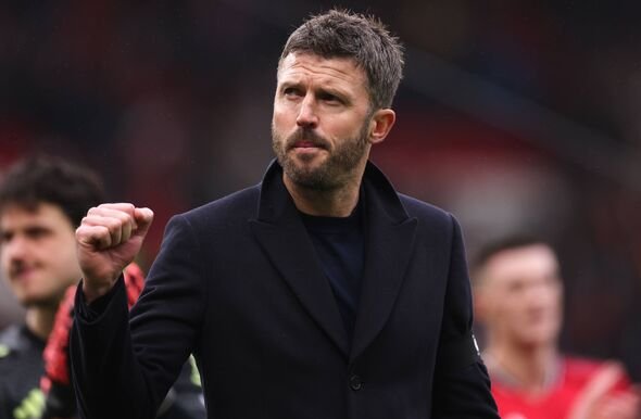 MANCHESTER, INGGRIS – 7 FEBRUARI: Manajer Manchester United Michael Carrick merayakan kemenangan di Premier League m