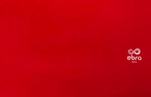 Langit Yunani berubah menjadi merah setelah badai debu berlalu