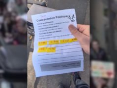 Anak-anak berdemonstrasi untuk… lebih banyak puisi