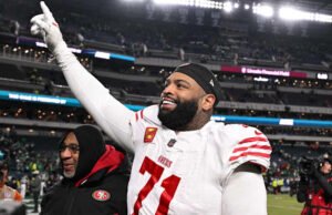 49ers menyetujui kontrak dua tahun senilai $50 juta dengan bintang kiri yang menangani Trent Williams