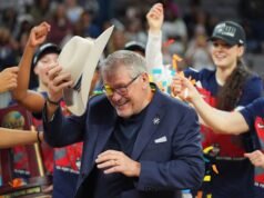 UConn tetap menjadi standar emas dalam bola basket perguruan tinggi wanita meskipun permainan ini berkembang pesat