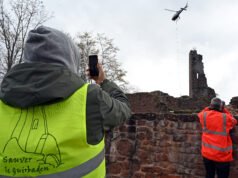 helikopter untuk menyelamatkan Kastil Guirbaden