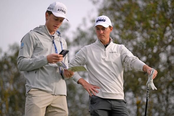 Maverick McNealy bersama saudaranya Scout. Maverick McNealy bersama saudaranya Scout.