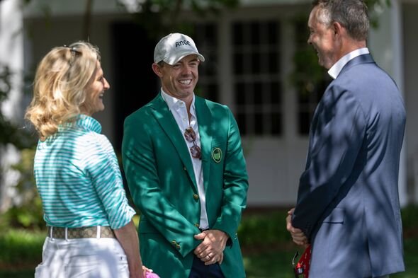 McIlroy akan menjadi tuan rumah Masters Champions Dinner untuk pertama kalinya tahun ini McIlroy akan menjadi tuan rumah Masters Champions Dinner untuk pertama kalinya tahun ini