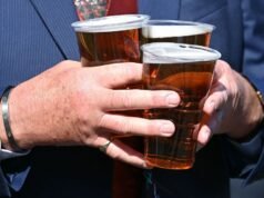 Harga minuman Grand National 2026 dengan pint lebih murah dari Wimbledon | Ras | olahraga