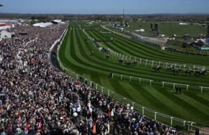 Penari Emas Kuda Festival Nasional Besar mati setelah memenangkan perlombaan | Ras | olahraga