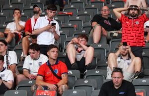 Kemarahan Piala Dunia karena suporter Inggris terpaksa membayar biaya tidak senonoh untuk kereta api | Sepak Bola | olahraga