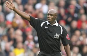 Wasit legendaris Liga Premier yang meninggal pada usia 65 tahun meninggalkan kekayaan besar bagi keluarganya | Sepak Bola | olahraga