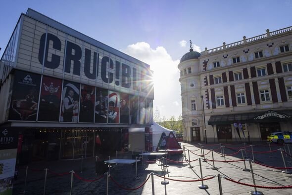 Kejuaraan Snooker Dunia Halo – Hari Pertama