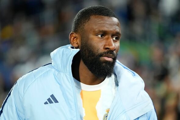 Antonio Rüdiger sedang menonton