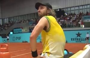 Badai rasisme di Madrid Terbuka meletus saat sang bintang menolak bermain dan duduk di lapangan | Tenis | olahraga
