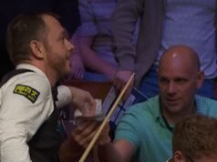 Mark Allen makan permen bersama kerumunan Crucible saat kesengsaraan Kyren Wilson terus berlanjut | Lainnya | olahraga