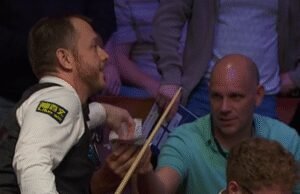 Mark Allen makan permen bersama kerumunan Crucible saat kesengsaraan Kyren Wilson terus berlanjut | Lainnya | olahraga