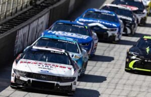 Ty Gibbs meraih kemenangan Piala NASCAR pertamanya di Bristol di depan Kyle Larson dan Ryan Blaney