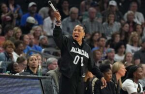 Setelah kembali terpukul dalam perebutan gelar, Staley dari Carolina Selatan merencanakan langkah program selanjutnya