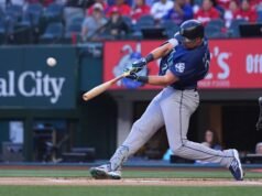 Pelaut Mariners Cal Raleigh melakukan home run pertama pada tahun 2026 setelah 10 kekalahan beruntun