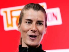 Marie-Louise Eta, pelatih wanita pertama di Bundesliga, hanya ingin menjalankan tugasnya