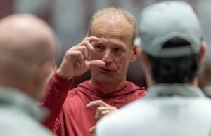 Alabama memberi penghargaan kepada Kalen DeBoer dan Nate Oats dengan kenaikan gaji dan perpanjangan kontrak