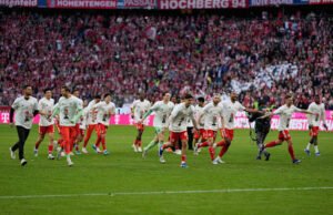 Bayern Munich meraih gelar Bundesliga lainnya dengan kemenangan 4-2 atas Stuttgart