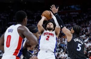 Pistons mengalahkan Magic 98-83 di Game 2, menyamakan kedudukan dan mengakhiri kekalahan kandang terlama di playoff NBA