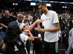 Banyak pemain yang beristirahat dan banyak unggulan playoff diamankan dalam 15 pertandingan Jumat di NBA