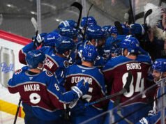 Nicolas Roy mencetak gol rebound pada 7:44 PL, Avs bangkit untuk menang 2-1 atas Kings dan memimpin seri 2-0