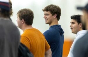 Texas QB Arch Manning mengatakan dia merasa “100 persen” setelah operasi kaki.
