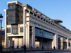 Untuk mengatasi “kejutan minyak”, pemerintah akan membekukan pengeluaran sebesar 4 hingga 6 miliar