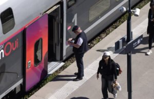 para senator membuat jaminan sambungan untuk perjalanan yang disediakan oleh beberapa perusahaan