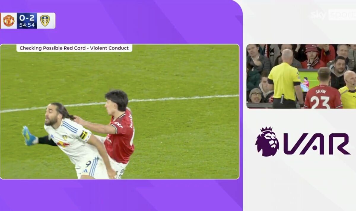 Kartu merah untuk Lisandro Martinez Kartu merah untuk Lisandro Martinez