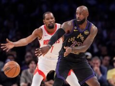 LeBron mencetak 28 poin untuk sekali lagi memimpin Lakers yang tidak memiliki pemain melewati Rockets Durant 101-94 untuk memimpin seri 2-0