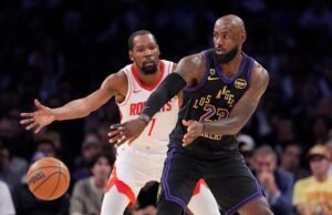 LeBron mencetak 28 poin untuk sekali lagi memimpin Lakers yang tidak memiliki pemain melewati Rockets Durant 101-94 untuk memimpin seri 2-0
