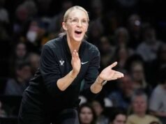 Shea Ralph dinobatkan sebagai pelatih bola basket wanita terbaik AP tahun ini setelah musim 29-5 Vanderbilt