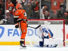 The Ducks mengalahkan Oilers 7-4 di Game 3, di pertandingan playoff kandang pertama Anaheim dalam 8 tahun