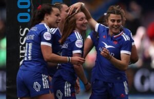 Jet biru melewati jebakan Wales