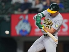 The Athletics melakukan tiga home run solo di tujuh lemparan dari Eovaldi Rangers pada inning pertama dalam perjalanan menuju kemenangan 8-1