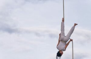 Amélie Kourim dalam “Instan” – Sceneweb