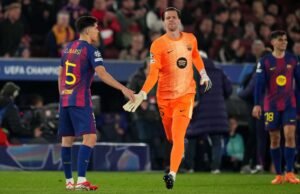 Barcelona terbuka untuk mempertahankan veteran klub itu untuk satu musim lagi