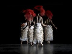 ENSEMBLE YANG DIRILIS oleh Mamela Nyamza