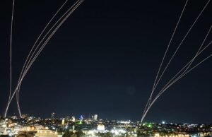 Iran meluncurkan salvo roket terbesar ke arah Israel dalam tiga minggu, kata IDF