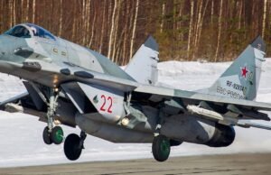 Perang di Ukraina: Dimanipulasi oleh pemeras, seorang tentara muda Rusia membakar sebuah pesawat dan kendaraan lapis baja