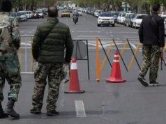 Di Iran, Garda Revolusi sedang melakukan kampanye untuk merekrut tentara anak-anak