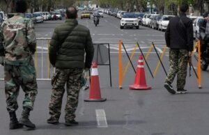 Di Iran, Garda Revolusi sedang melakukan kampanye untuk merekrut tentara anak-anak