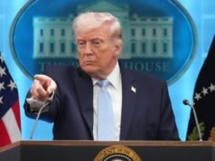 Dari ancaman kehancuran hingga gencatan senjata: bagaimana Donald Trump menabur kekacauan terhadap Iran