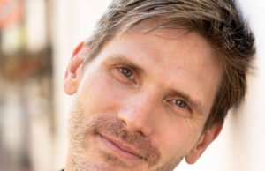 Tayang perdana malam bersama Laurent Charpentier