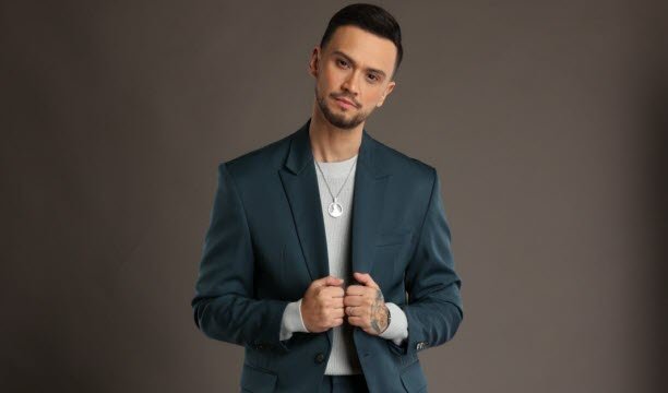 Penyanyi Billy Crawford akan menjadi salah satu artis yang hadir pada malam 'Forever young'. Foto disediakan oleh Tatler Asia