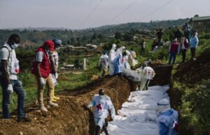 ‘Dunia berada di titik puncak era baru yang berbahaya’: Laporan tahunan Amnesty memberikan gambaran suram mengenai keadaan dunia